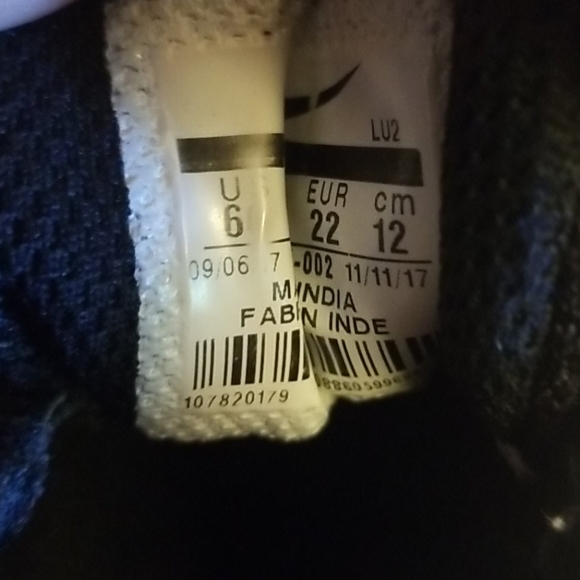 Sneakers - Picture 3 of 3